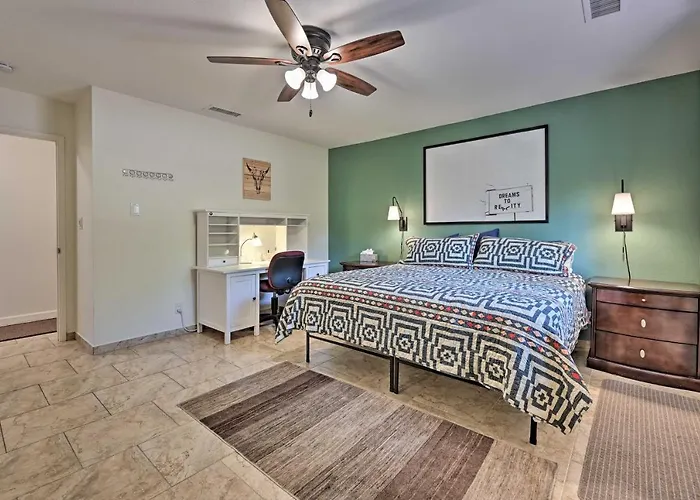 Holiday home 30-night Minimum By Parks And Trails!